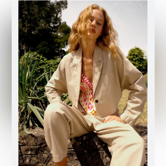 Zara NWT Beige Crop Blazer size Large - Picture 2 of 5